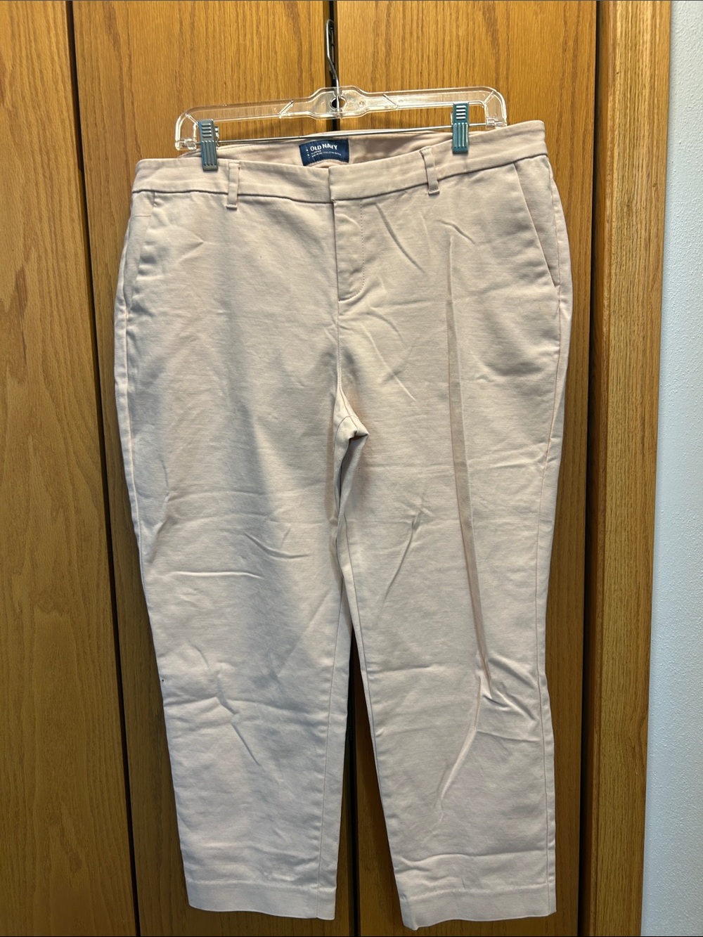 Old Navy Pale Blush Cropped Pants.  Size 14.